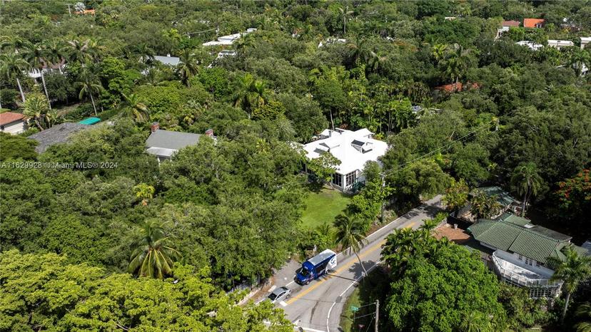 Picture of 1701 S Bayshore Dr, Miami FL 33133