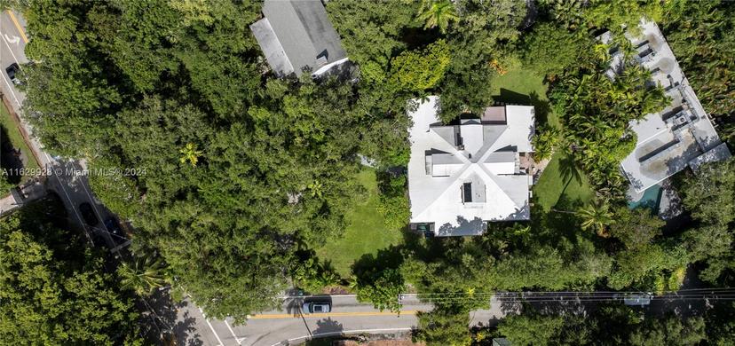 Picture of 1701 S Bayshore Dr, Miami FL 33133