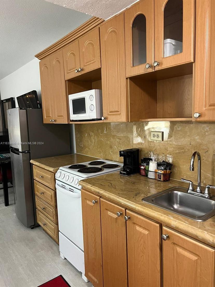 Picture of 19201 Collins Ave # 534, Sunny Isles Beach FL 33160