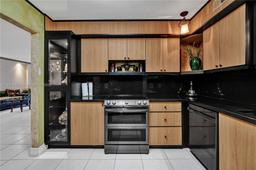 Picture of 2802 N 46Th Ave # B425, Hollywood, FL 33021