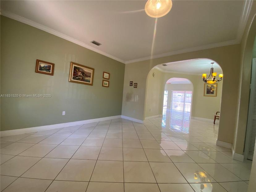Picture of 8963 NW 145Th St, Miami Lakes FL 33018