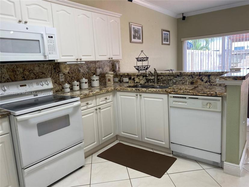 Picture of 8963 NW 145Th St, Miami Lakes FL 33018