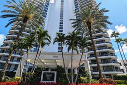 Picture of 19101 NE 36Th Ct # 406, Aventura, FL 33180