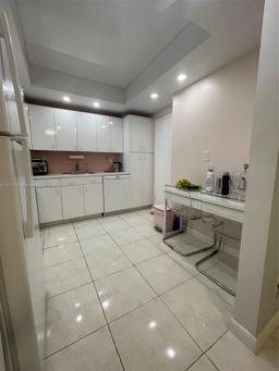 Picture of 500 Bayview Dr, Sunny Isles Beach, FL 33160