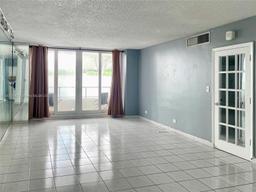 Picture of 5005 Collins Ave # 523, Miami Beach, FL 33140