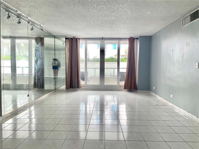 Picture of 5005 Collins Ave # 523, Miami Beach FL 33140