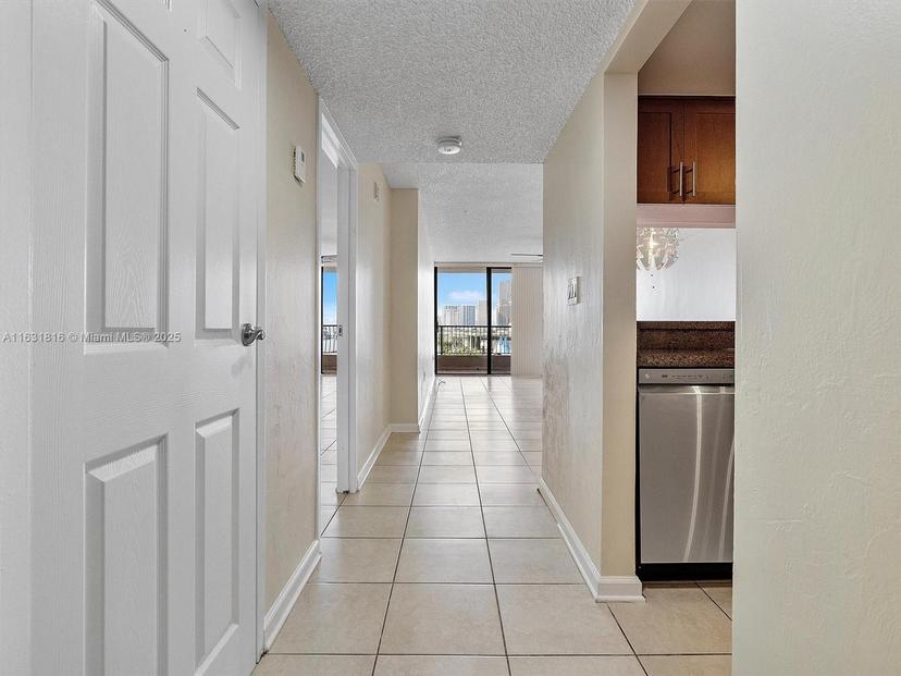 Picture of 555 NE 15Th St # 10J, Miami FL 33132