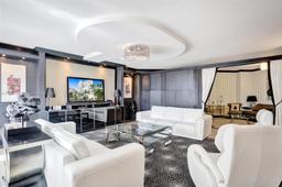 Picture of 21050 Point Pl # 403, Aventura, FL 33180
