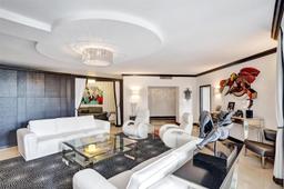 Picture of 21050 Point Pl # 403, Aventura, FL 33180