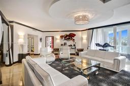 Picture of 21050 Point Pl # 403, Aventura, FL 33180