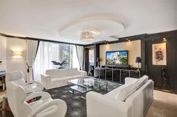 Picture of 21050 Point Pl # 403, Aventura, FL 33180