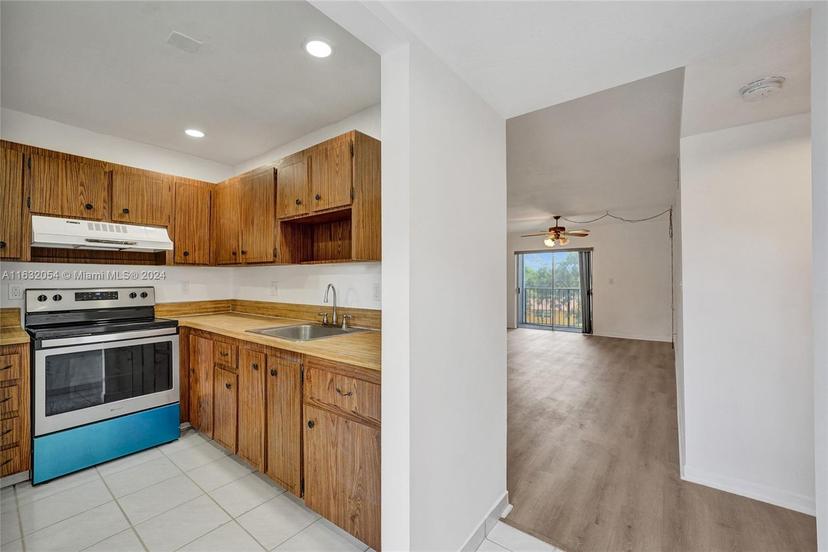 Picture of 7541 NW 16Th St # 1310, Plantation FL 33313