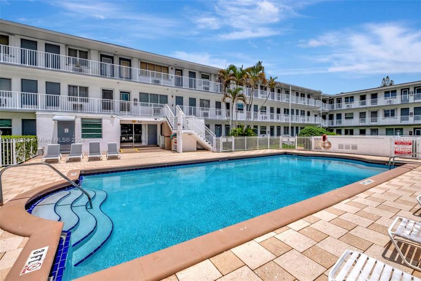 Picture of 15600 NE 6Th Ave # 22A, Miami FL 33162