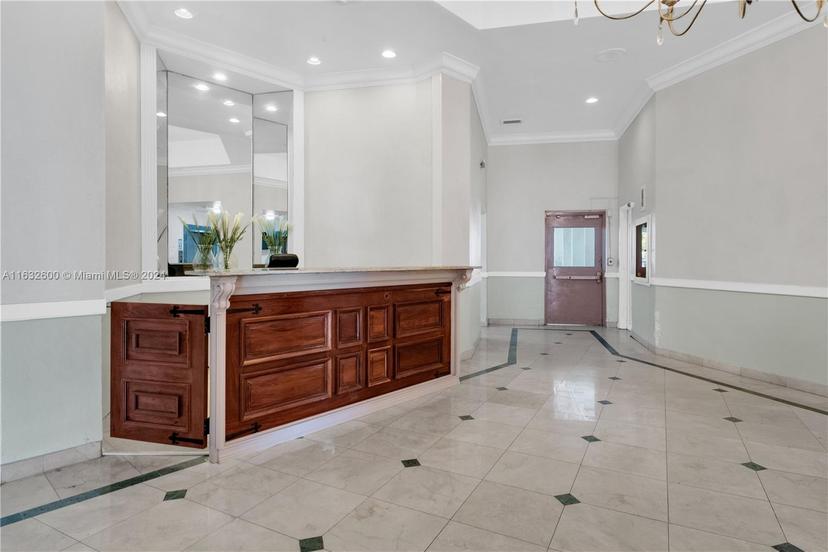 Picture of 1351 NE Miami Gardens Dr # 722E, Miami FL 33179