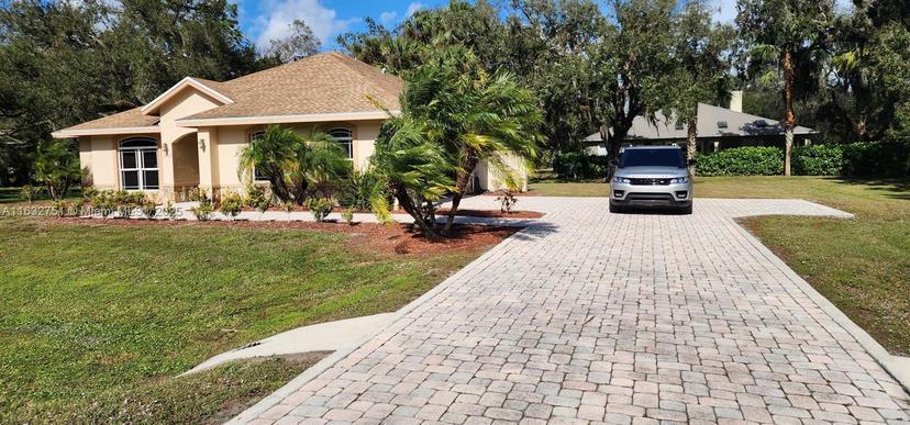 Picture of 1003 SE 11Th St., Okeechobee FL 34974