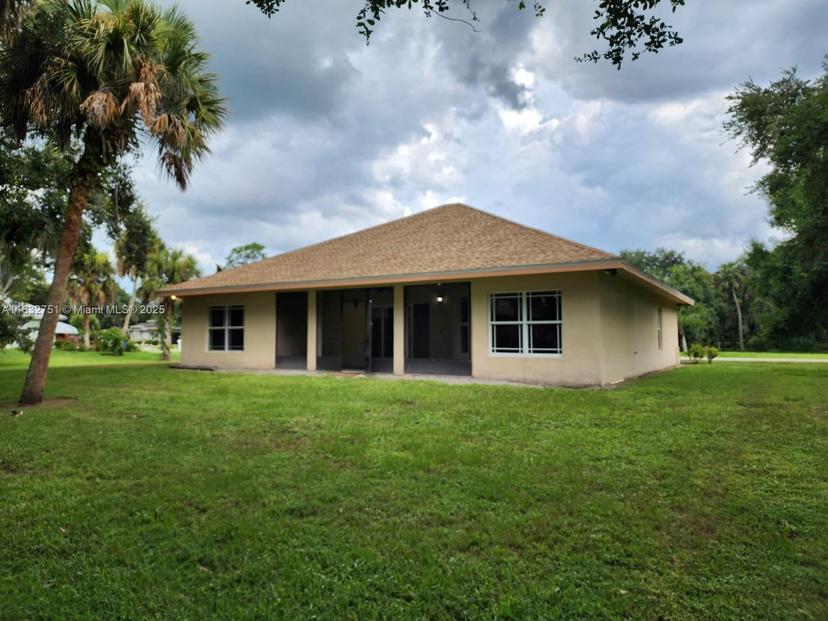 Picture of 1003 SE 11Th St., Okeechobee FL 34974