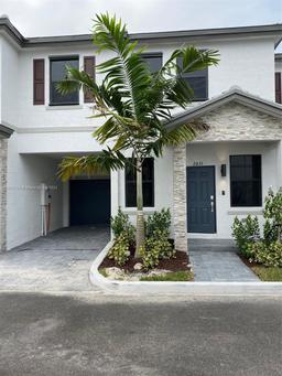 Picture of 2831 SW 16Th Ter # 2831, Fort Lauderdale, FL 33315