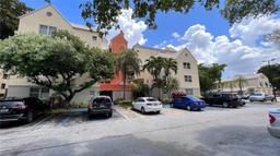 Picture of 8323 Lake Dr # 406, Doral, FL 33166