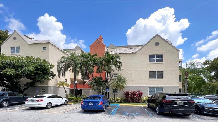 Picture of 8323 Lake Dr # 406, Doral FL 33166