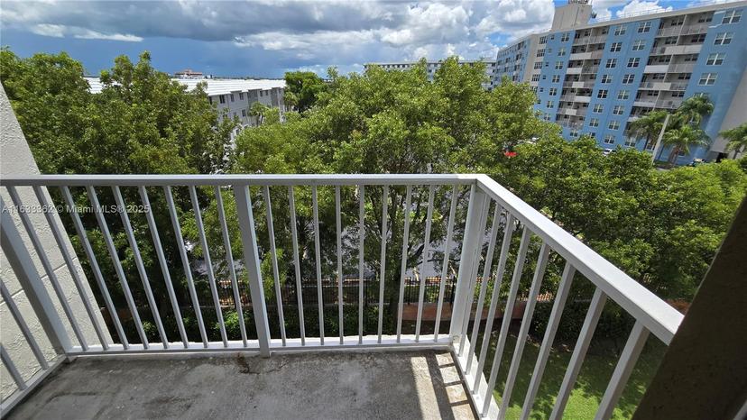 Picture of 11060 SW 196Th St # 214, Cutler Bay FL 33157