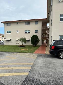 Picture of 5300 Washington St # N220, Hollywood, FL 33021