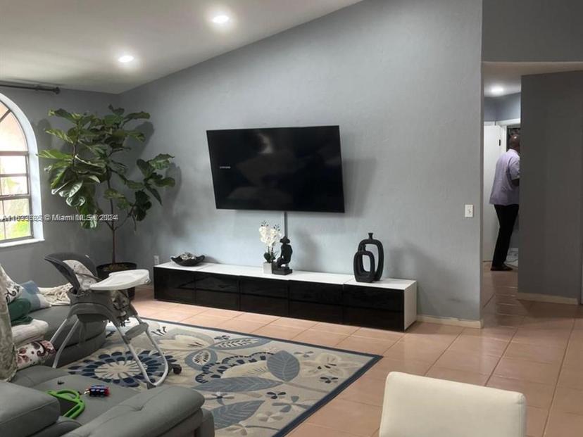 Picture of 5299 Europa Dr # I, Boynton Beach FL 33437