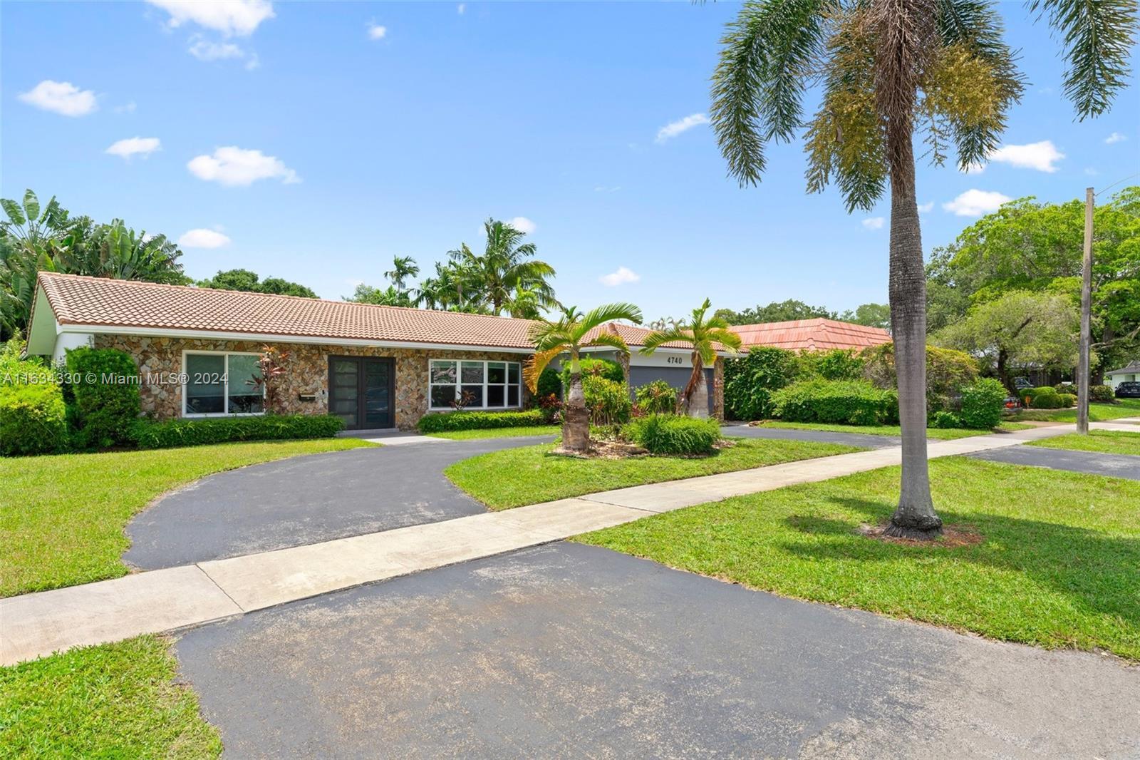 Picture of 4740 Sarazen Dr, Hollywood, FL 33021