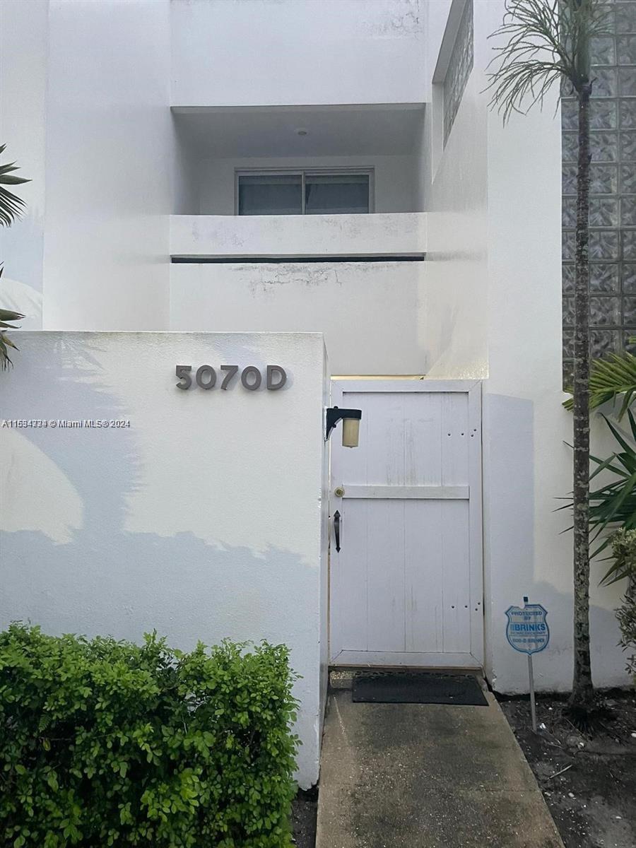 Picture of 5070 Elmhurst Rd # D, West Palm Beach, FL 33417