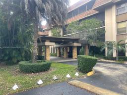 Picture of 661 NE 195Th St # 309, Miami, FL 33179