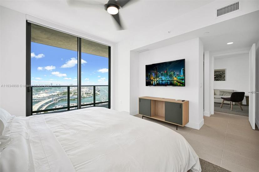 Picture of 601 NE 1 Ave # 3915, Miami FL 33132