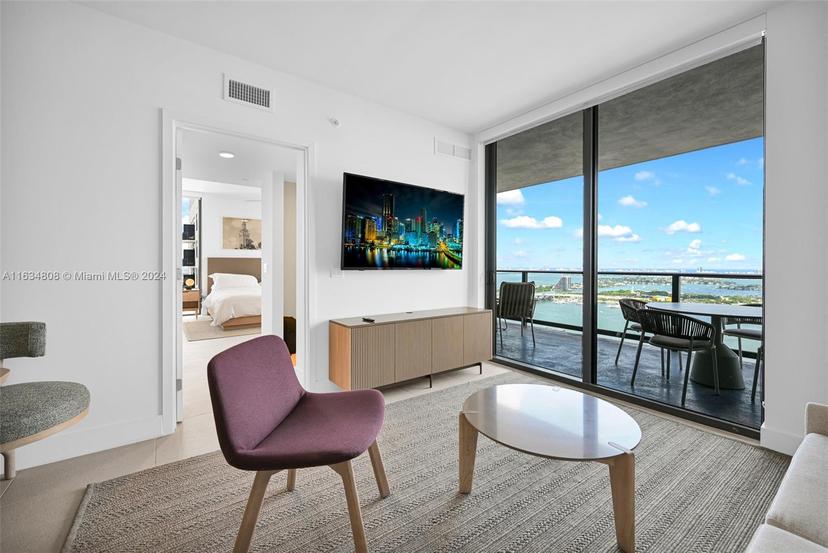 Picture of 601 NE 1 Ave # 3915, Miami FL 33132