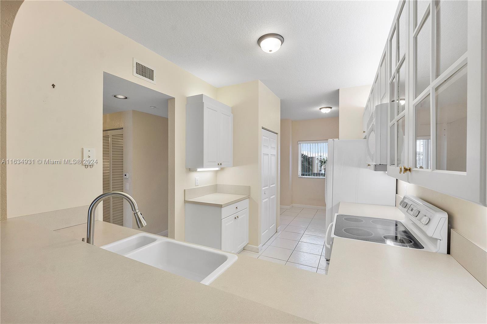 Picture of 7611 Southampton Ter # 405, Tamarac, FL 33321