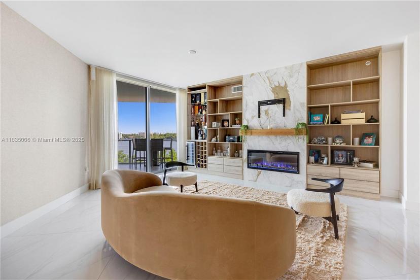 Picture of 17111 Biscayne Blvd # 304, North Miami Beach FL 33160