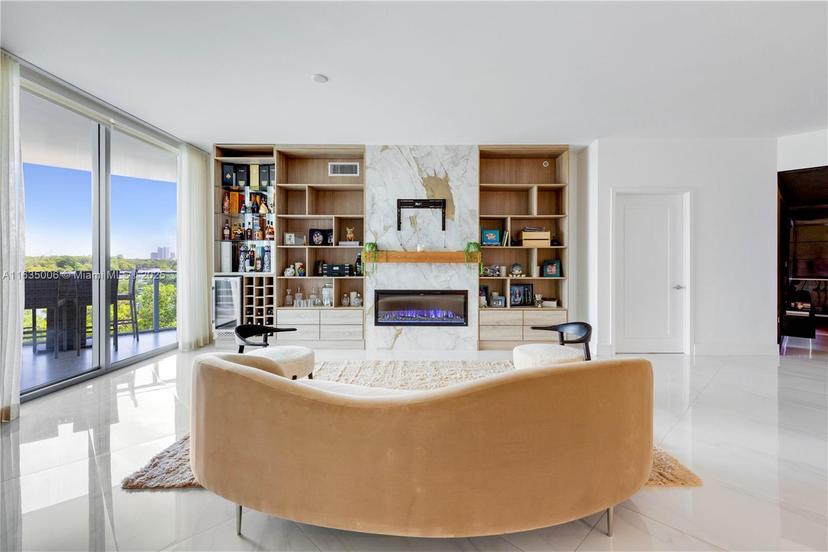 Picture of 17111 Biscayne Blvd # 304, North Miami Beach FL 33160