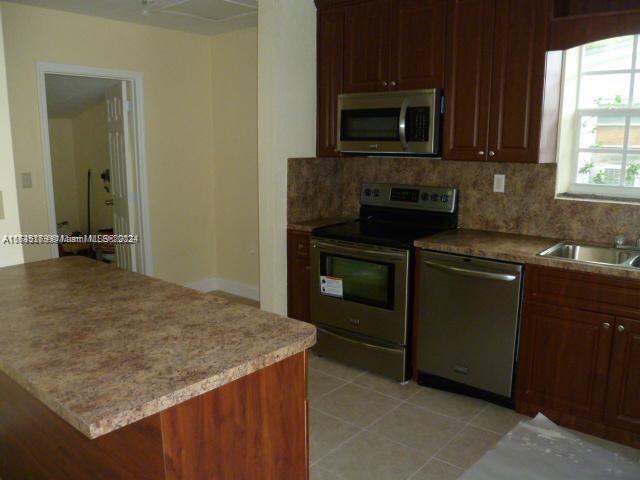 Picture of 7120 Allen St, Hollywood FL 33024