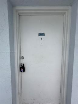 Picture of 8261 NW 8Th St # 331, Miami, FL 33126