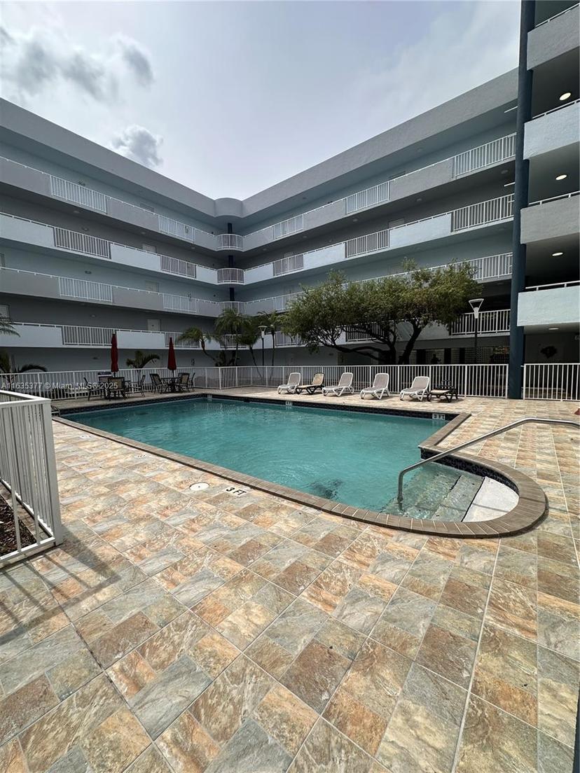 Picture of 8261 NW 8Th St # 331, Miami FL 33126