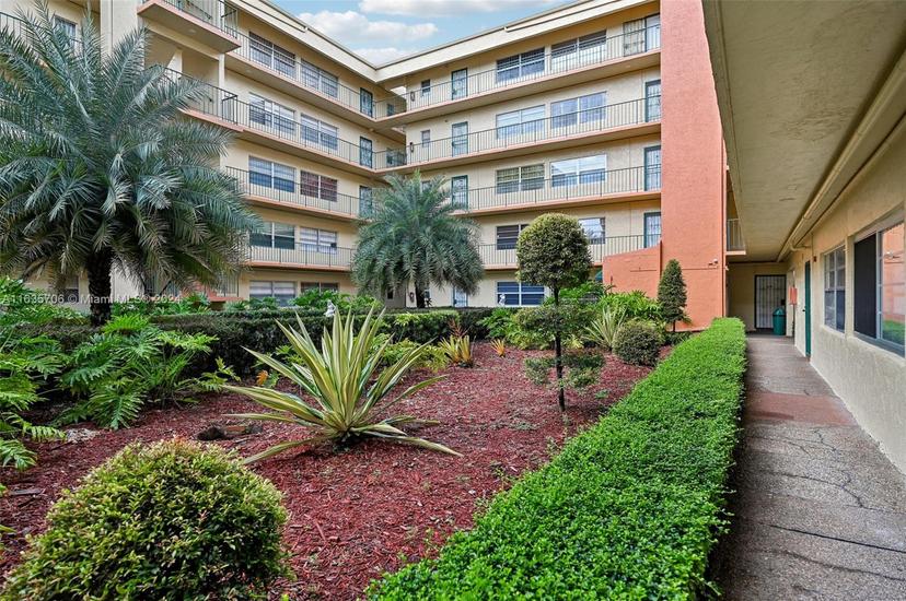 Picture of 4525 W 20 Av # 123, Hialeah FL 33012