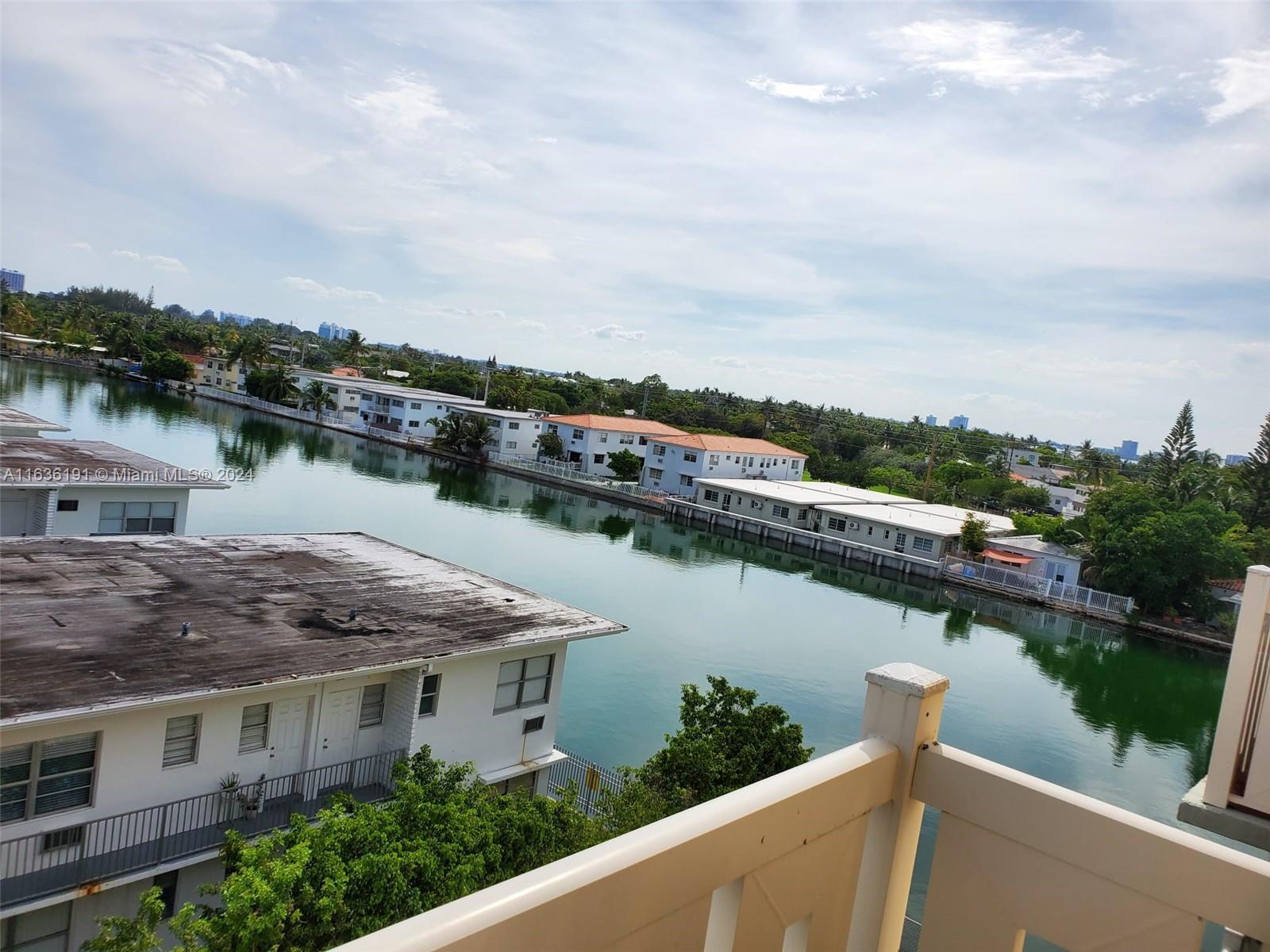 Picture of 7900 Tatum Waterway Dr # 502, Miami Beach, FL 33141