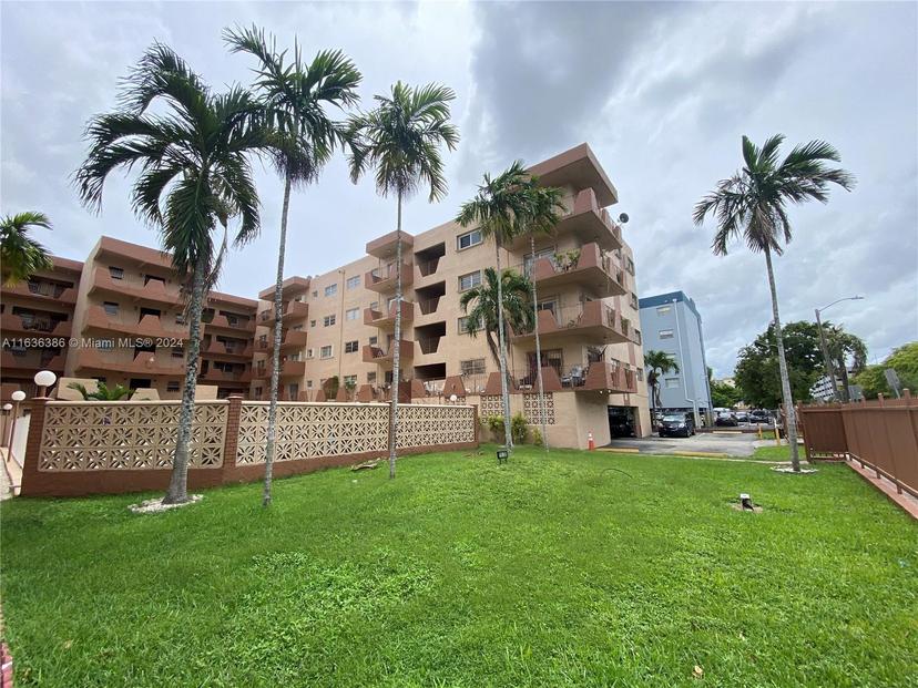 Picture of 1630 W 46Th St # 514B, Hialeah FL 33012
