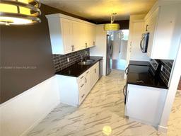 Picture of 250 Jacaranda Dr # 608, Plantation, FL 33324