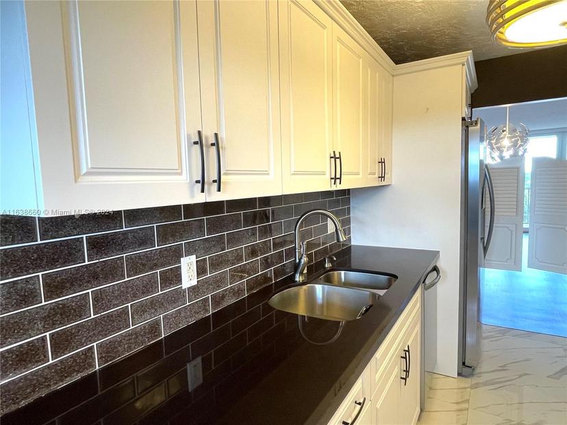 Picture of 250 Jacaranda Dr # 608, Plantation FL 33324