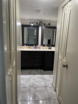 Picture of 20100 W Country Club Dr # 507, Aventura, FL 33180