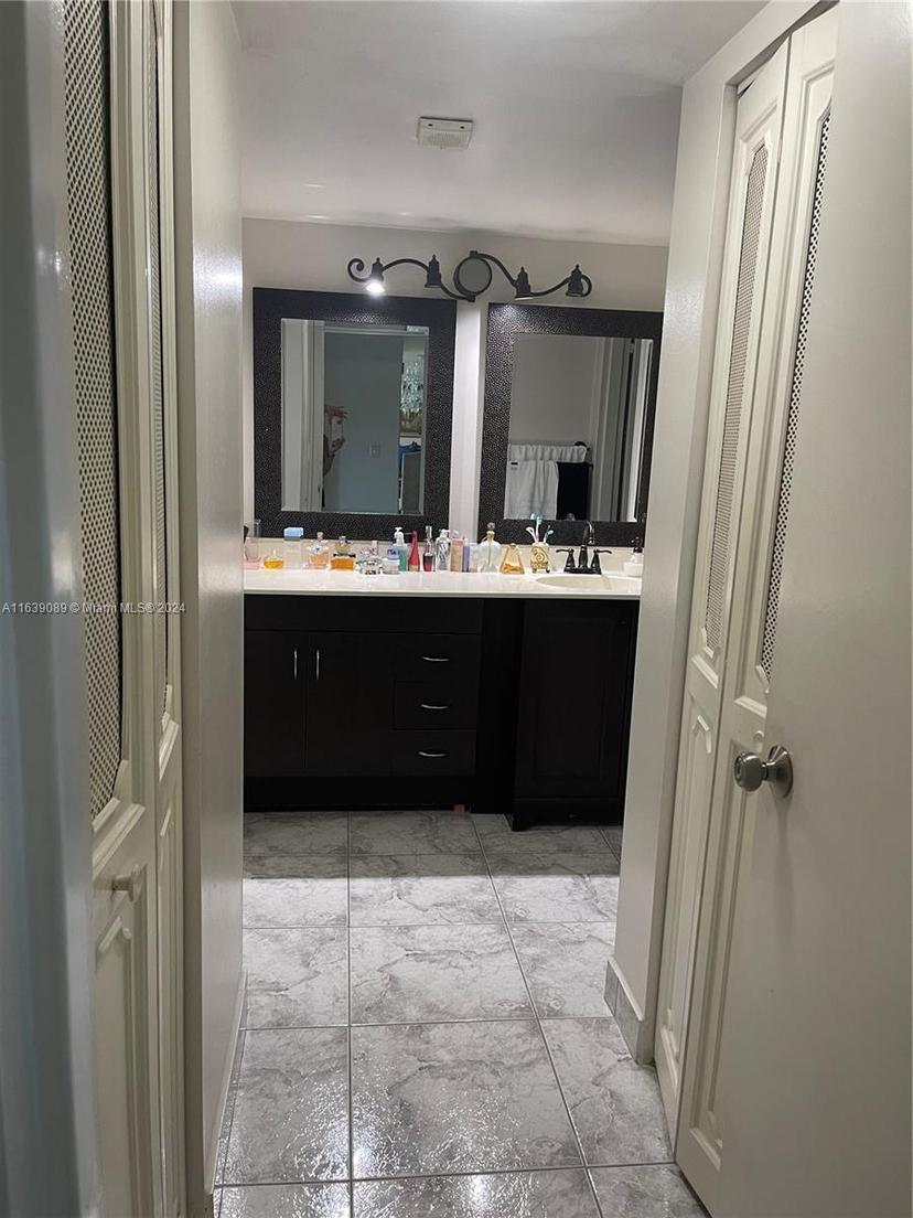 Picture of 20100 W Country Club Dr # 507, Aventura FL 33180