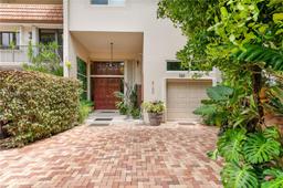 Picture of 6100 Paradise Point Dr # 6100, Palmetto Bay, FL 33157