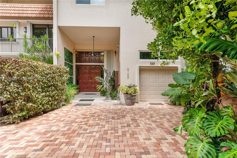 Picture of 6100 Paradise Point Dr # 6100, Palmetto Bay FL 33157