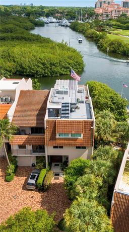 Picture of 6100 Paradise Point Dr # 6100, Palmetto Bay, FL 33157
