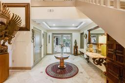 Picture of 6100 Paradise Point Dr # 6100, Palmetto Bay, FL 33157