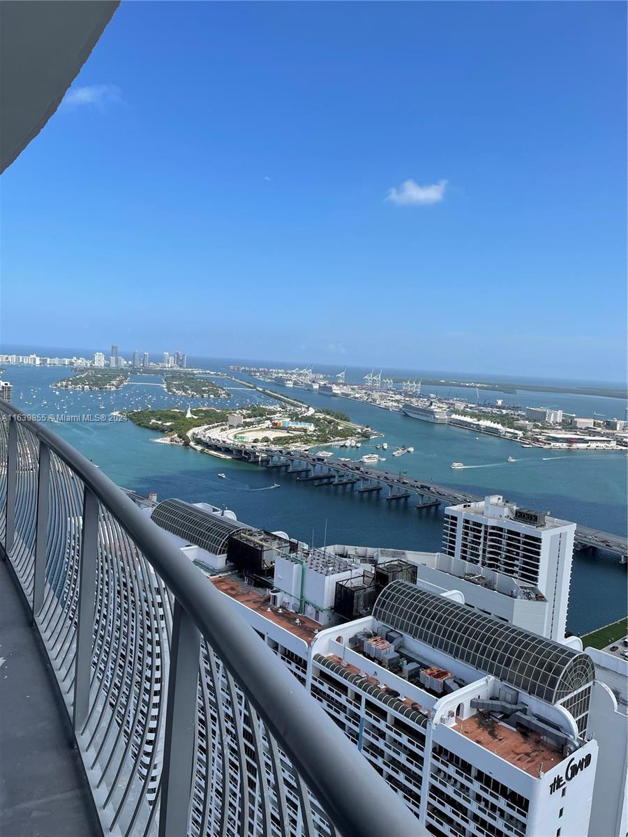 Picture of 1750 N Bayshore Dr, Miami, FL 33132