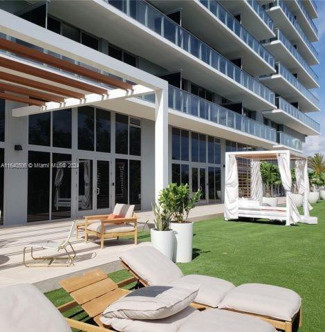 Picture of 16385 Biscayne Blvd, North Miami Beach FL 33160